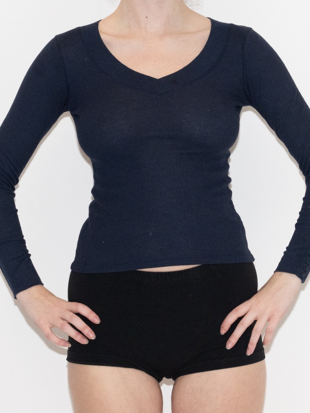 navy blue long sleeve v neck size small colstor button cuffs